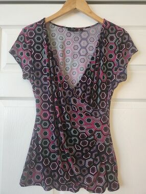 Apt. 9 Black Short-Sleeve Geometric Wrap Top with Pink Accents - Women's Large